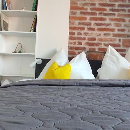 Koller Apartmanhaz ชาร์วาร์ ภายนอก รูปภาพ