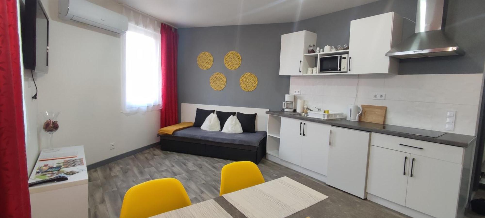 Koller Apartmanhaz ชาร์วาร์ ภายนอก รูปภาพ